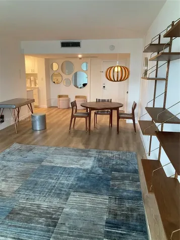 5401 Collins Avenue Miami Beach FL 33140