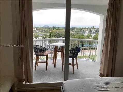 5401 Collins Avenue Miami Beach FL 33140
