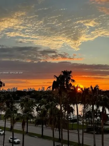 5401 Collins Avenue Miami Beach FL 33140