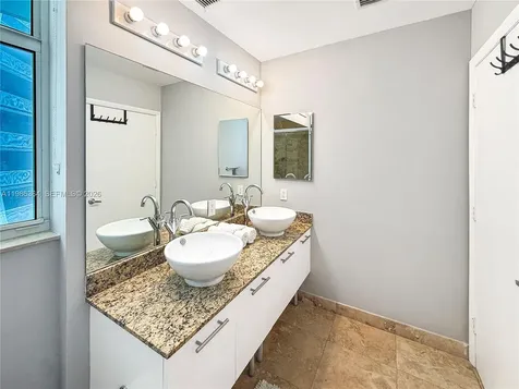41 SE 5th Street Miami FL 33131
