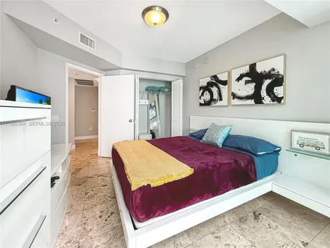 41 SE 5th Street Miami FL 33131