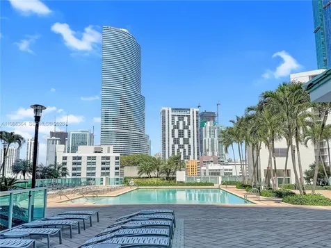 41 SE 5th Street Miami FL 33131