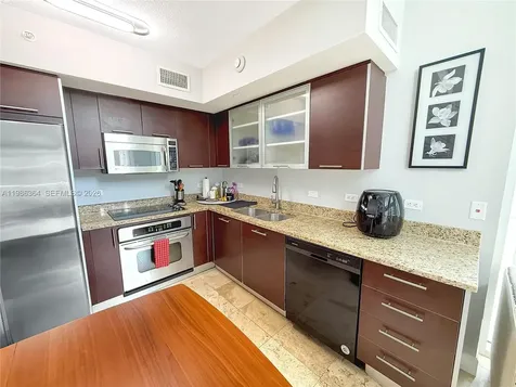 41 SE 5th Street Miami FL 33131