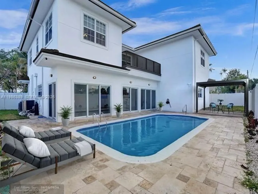 2319 NE 35th Drive Fort Lauderdale FL 33308