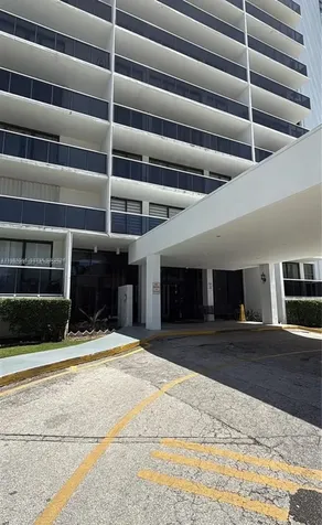 3675 N Country Club Drive Aventura FL 33180