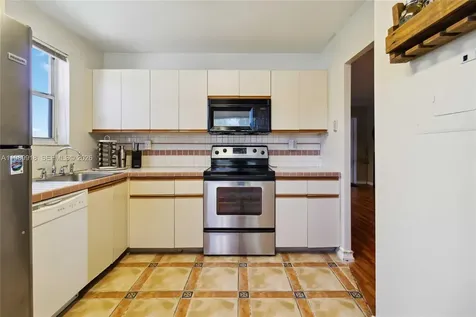 1250 SW 113th Terrace Pembroke Pines FL 33025