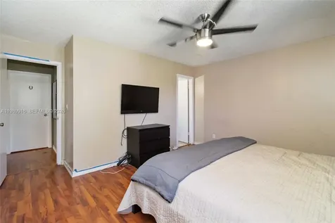 1250 SW 113th Terrace Pembroke Pines FL 33025
