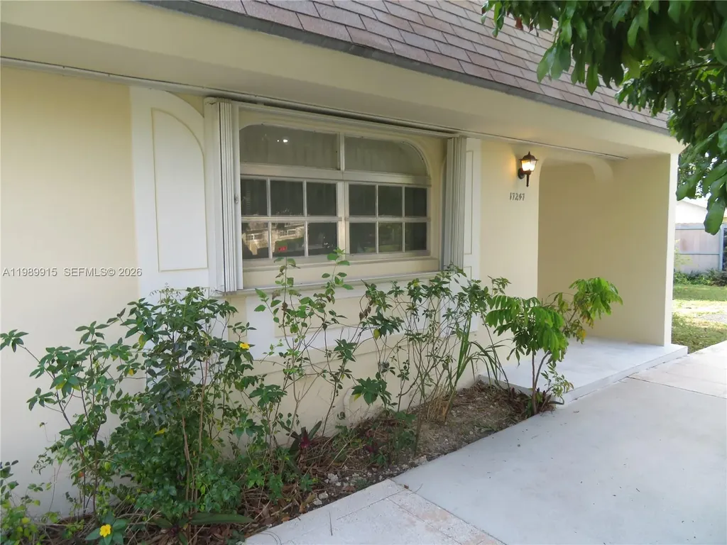 17247 SW 112th Place Miami FL 33157