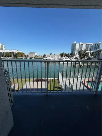 7917 West Drive North Bay Village FL 33141