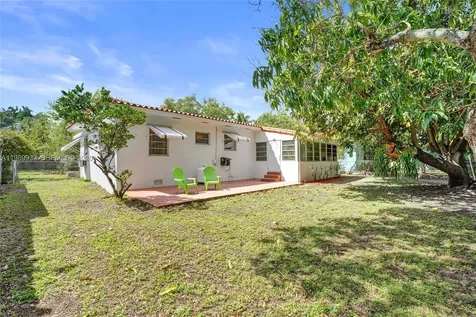 221 NE 48th Terrace Miami FL 33137