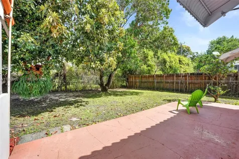 221 NE 48th Terrace Miami FL 33137