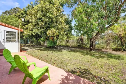 221 NE 48th Terrace Miami FL 33137