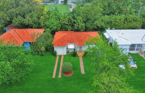 221 NE 48th Terrace Miami FL 33137