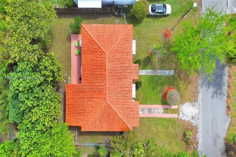 221 NE 48th Terrace Miami FL 33137