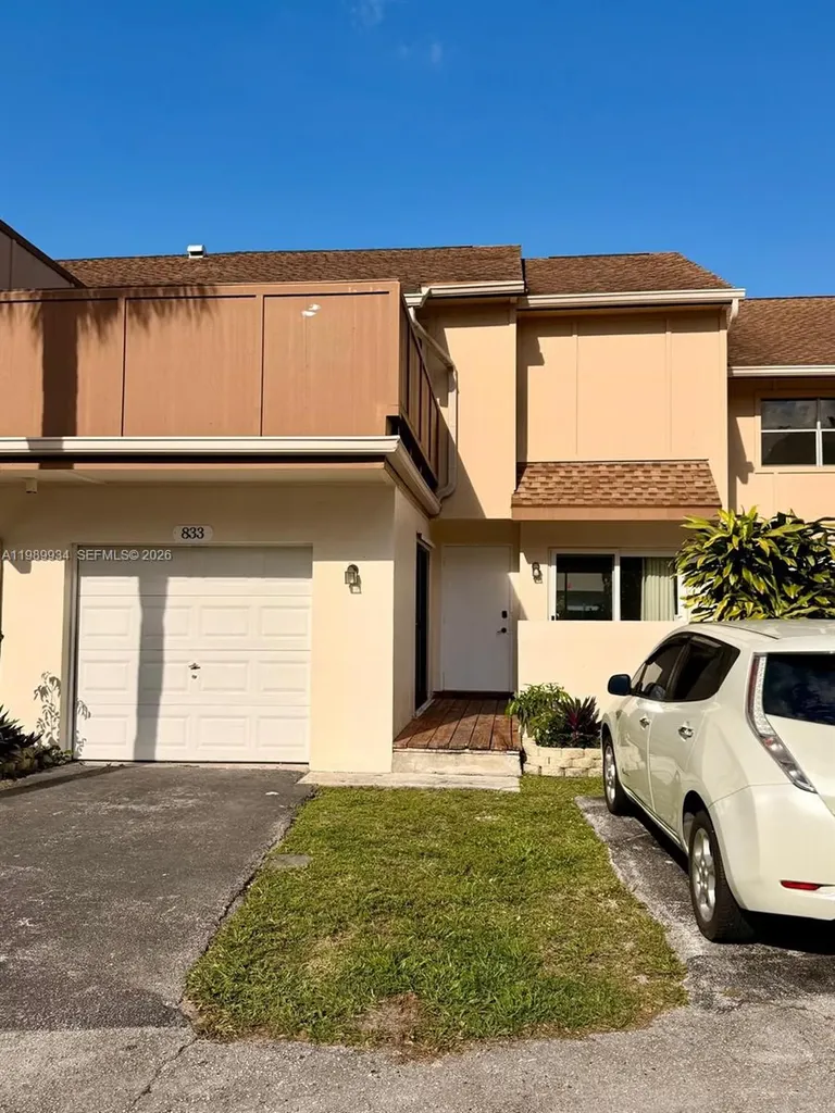 833 NW 81st Terrace Plantation FL 33324