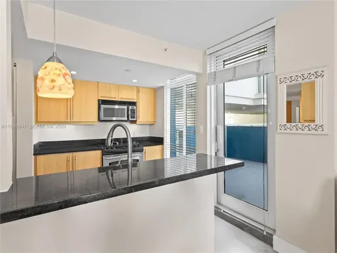 7600 Collins Avenue Miami Beach FL 33141