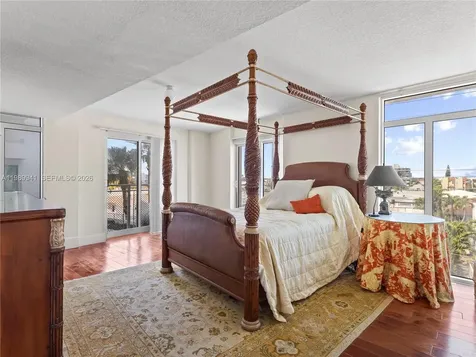 7600 Collins Avenue Miami Beach FL 33141