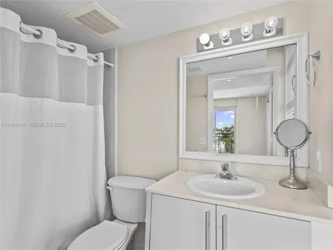 7600 Collins Avenue Miami Beach FL 33141