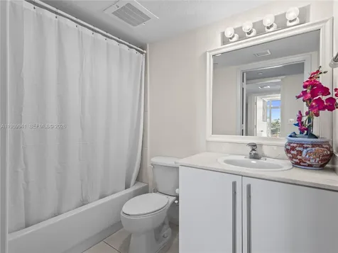 7600 Collins Avenue Miami Beach FL 33141