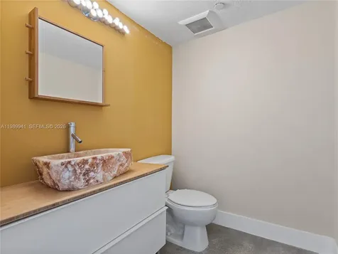 7600 Collins Avenue Miami Beach FL 33141