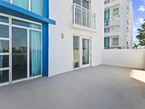 7600 Collins Avenue Miami Beach FL 33141