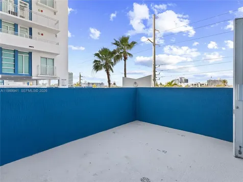 7600 Collins Avenue Miami Beach FL 33141