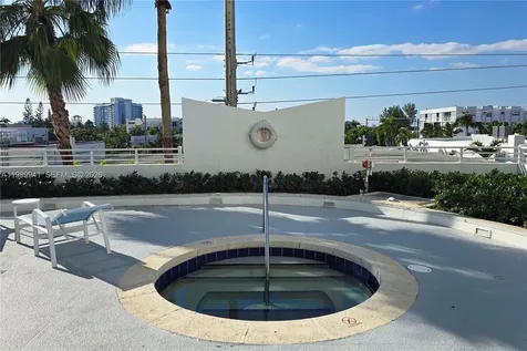 7600 Collins Avenue Miami Beach FL 33141