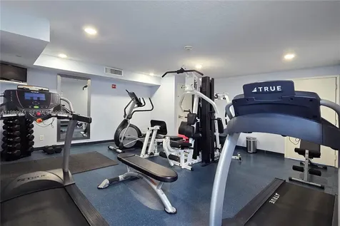 7600 Collins Avenue Miami Beach FL 33141
