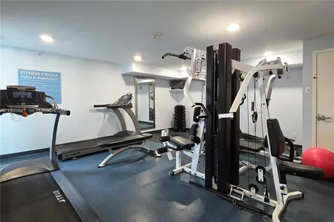 7600 Collins Avenue Miami Beach FL 33141