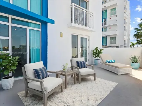 7600 Collins Avenue Miami Beach FL 33141