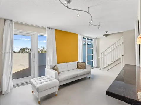 7600 Collins Avenue Miami Beach FL 33141