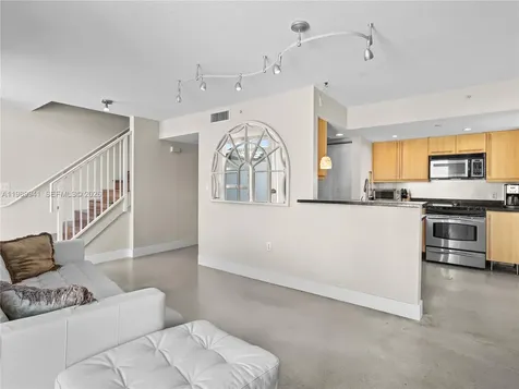 7600 Collins Avenue Miami Beach FL 33141