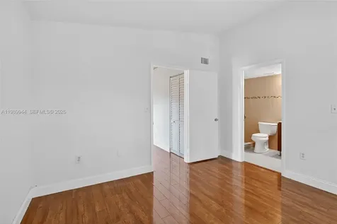 400 W Palm Circle W Pembroke Pines FL 33025