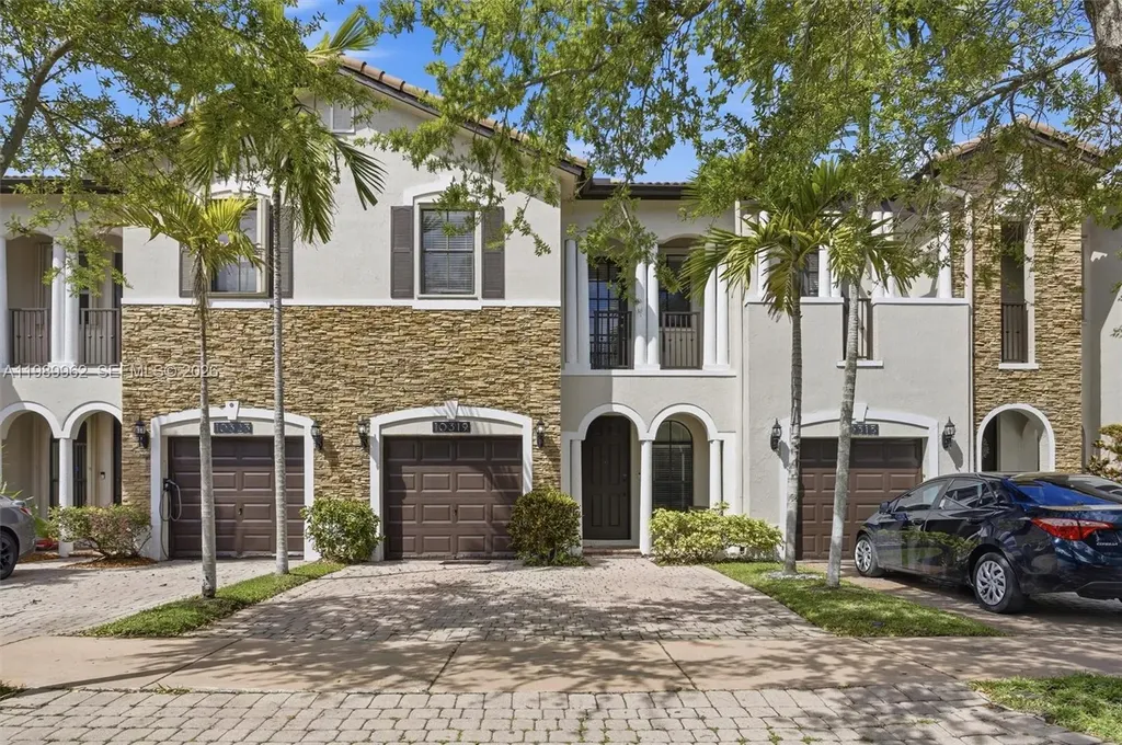 10319 NW 30th Terrace Doral FL 33172