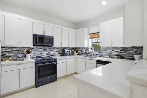 10319 NW 30th Terrace Doral FL 33172