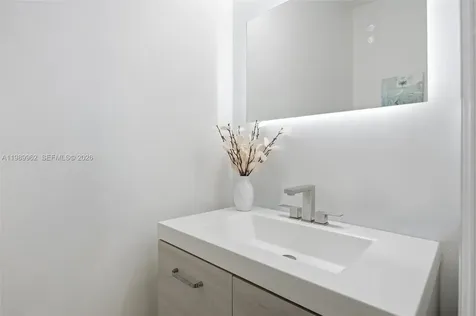 10319 NW 30th Terrace Doral FL 33172