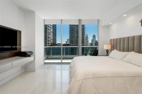200 Biscayne Boulevard Way Miami FL 33131