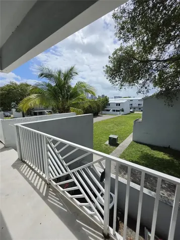 1990 NW 4th Court Miami FL 33136