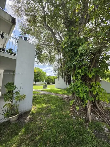 1990 NW 4th Court Miami FL 33136