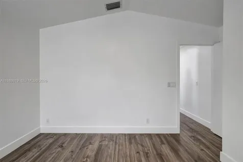 104 Wedgewood Lakes S Green Acres FL 33463
