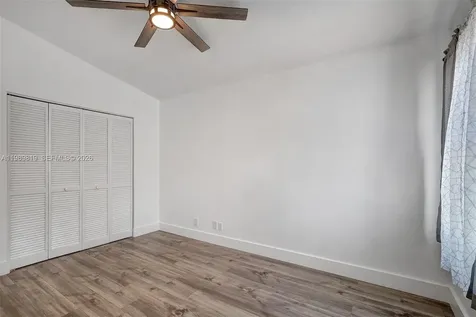 104 Wedgewood Lakes S Green Acres FL 33463