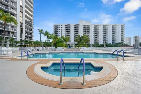3598 Yacht Club Drive Aventura FL 33180