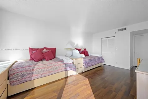 3598 Yacht Club Drive Aventura FL 33180