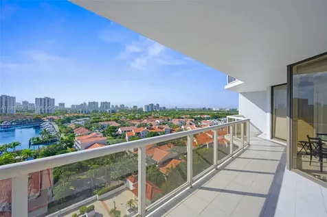 3598 Yacht Club Drive Aventura FL 33180