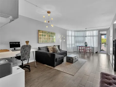 3375 N Country Club Drive Aventura FL 33180