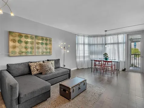 3375 N Country Club Drive Aventura FL 33180