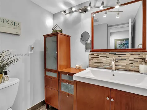 3375 N Country Club Drive Aventura FL 33180