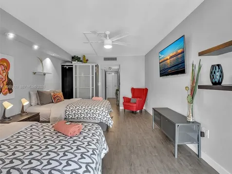 3375 N Country Club Drive Aventura FL 33180