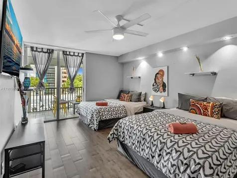 3375 N Country Club Drive Aventura FL 33180