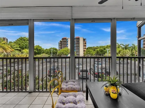 3375 N Country Club Drive Aventura FL 33180